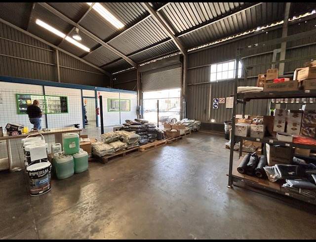 INDUSTRIAL PROPERTY TO RENT IN DEAL PARTY